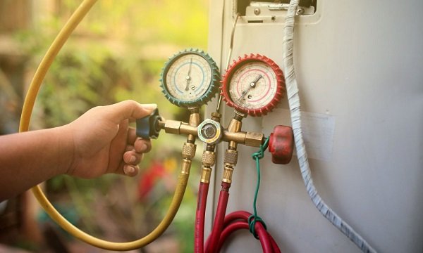 AC gas refilling service